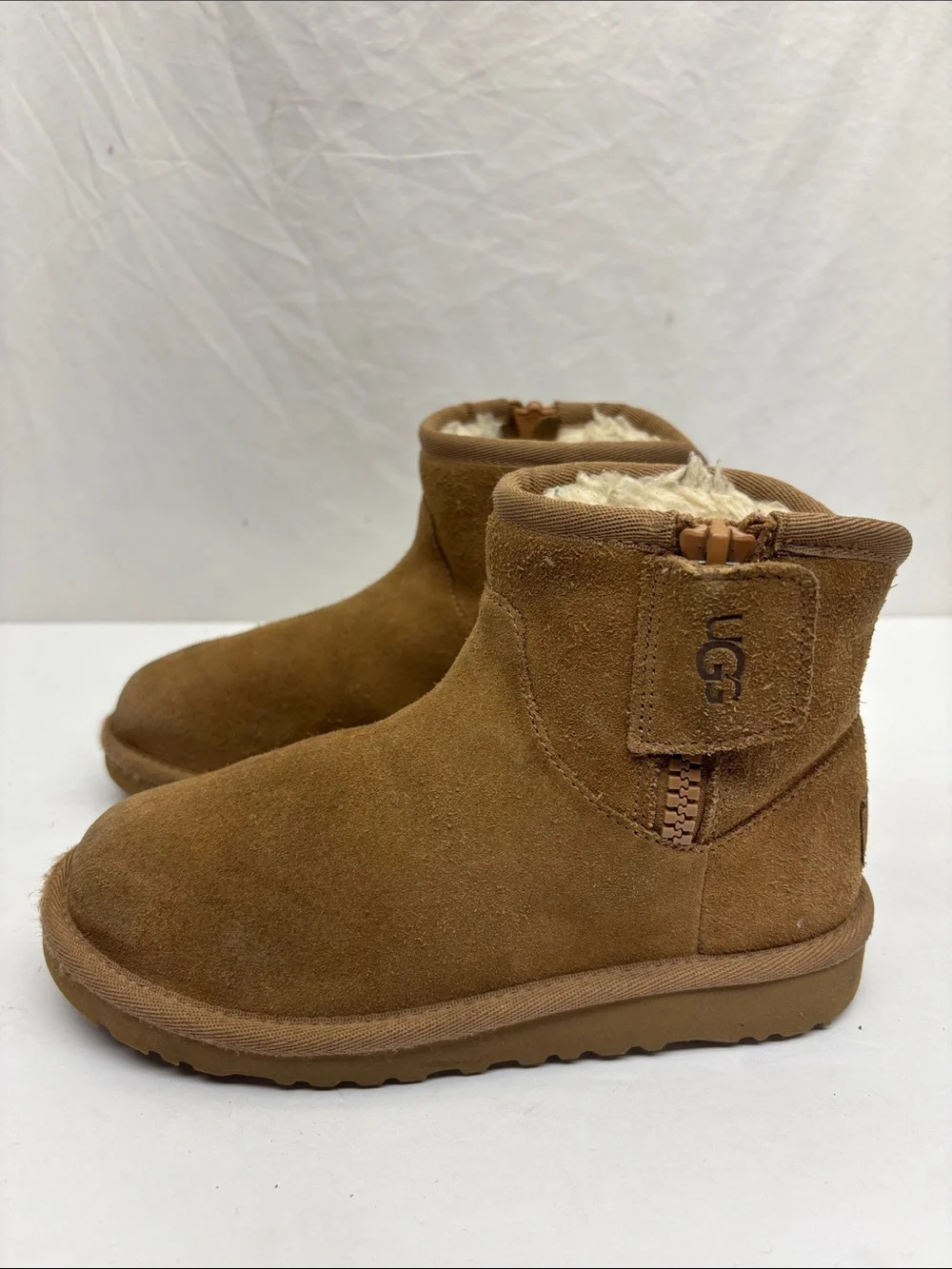 UGG Kids Brown Suede Shearling Lined Ankle Boots, SZ 13 little girl, box 79